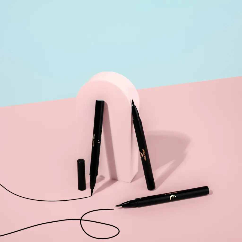 Precision Liquid Eyeliner